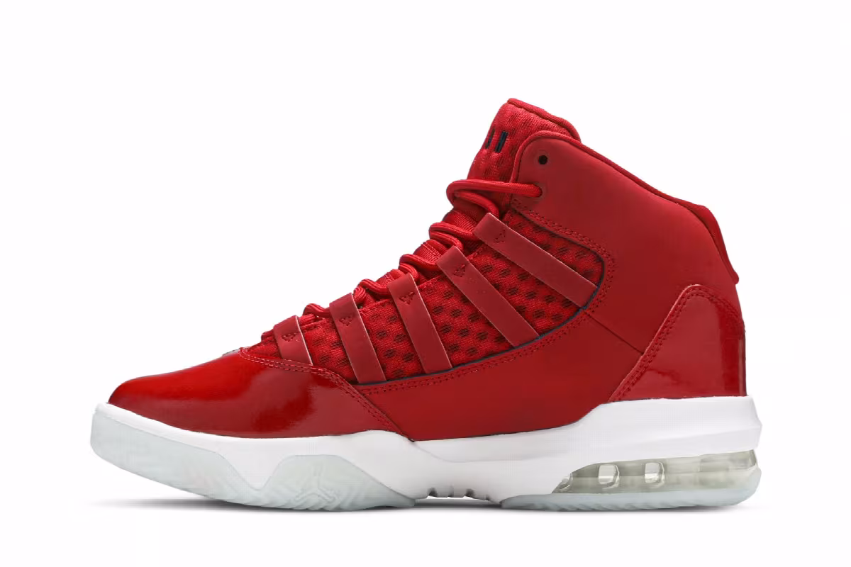 Air Jordan Max Aura GS Gym Red, view 4