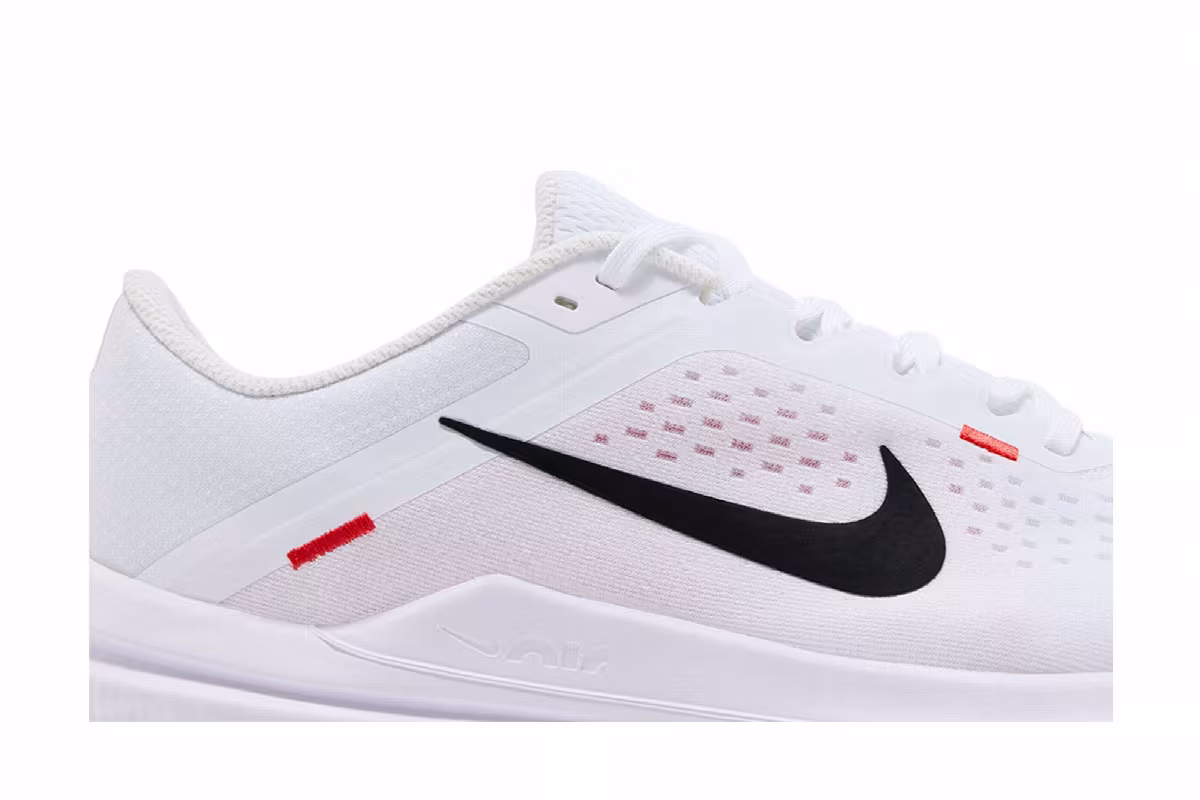 Nike Winflo 10 White Black Crimson, view 3