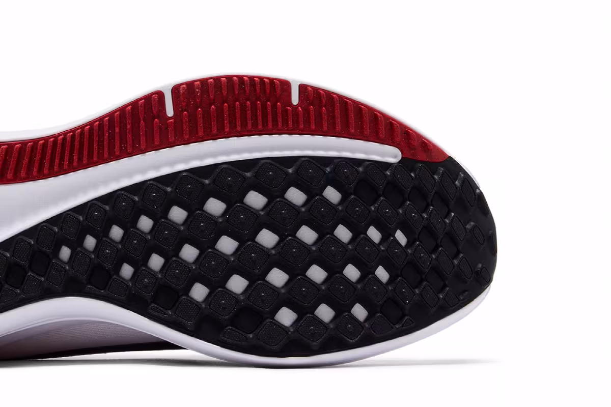 Nike Winflo 10 White Black Crimson, view 6
