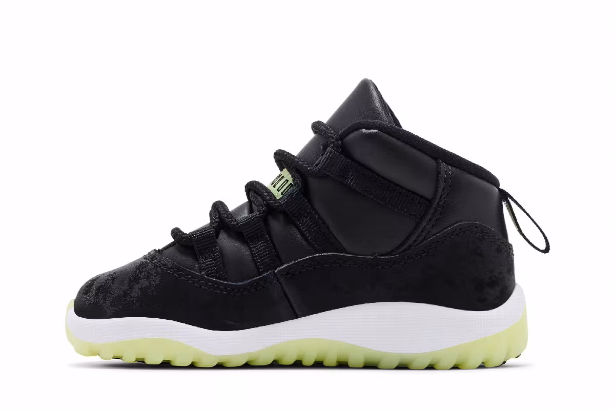 Air Jordan 11 TD Black Dark Raisin, view 4