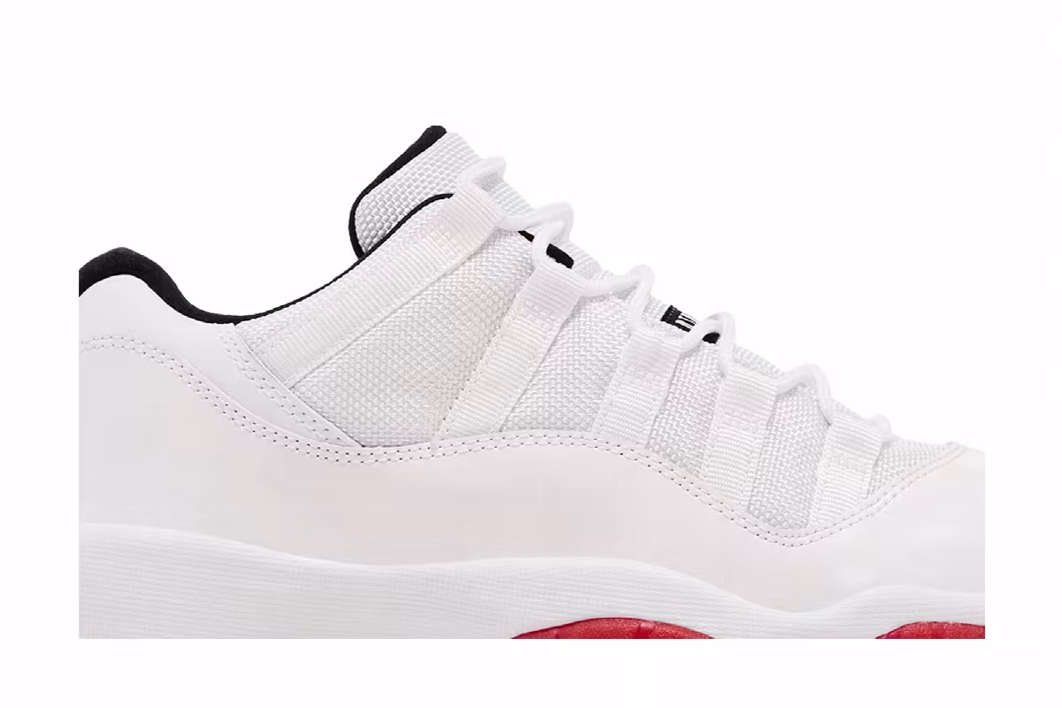 Air Jordan 11 Low GS White Varsity Red, view 3