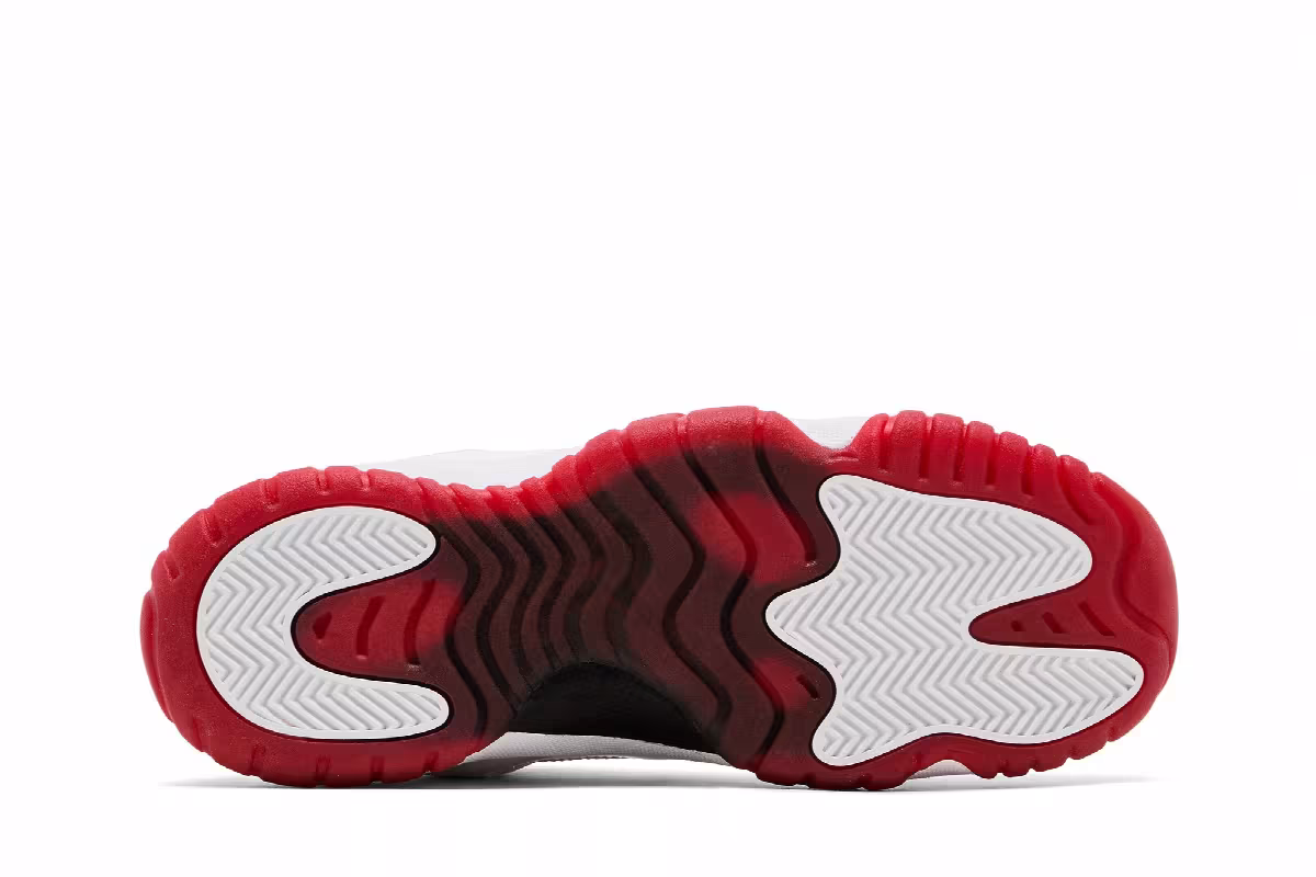 Air Jordan 11 Low GS White Varsity Red, view 5