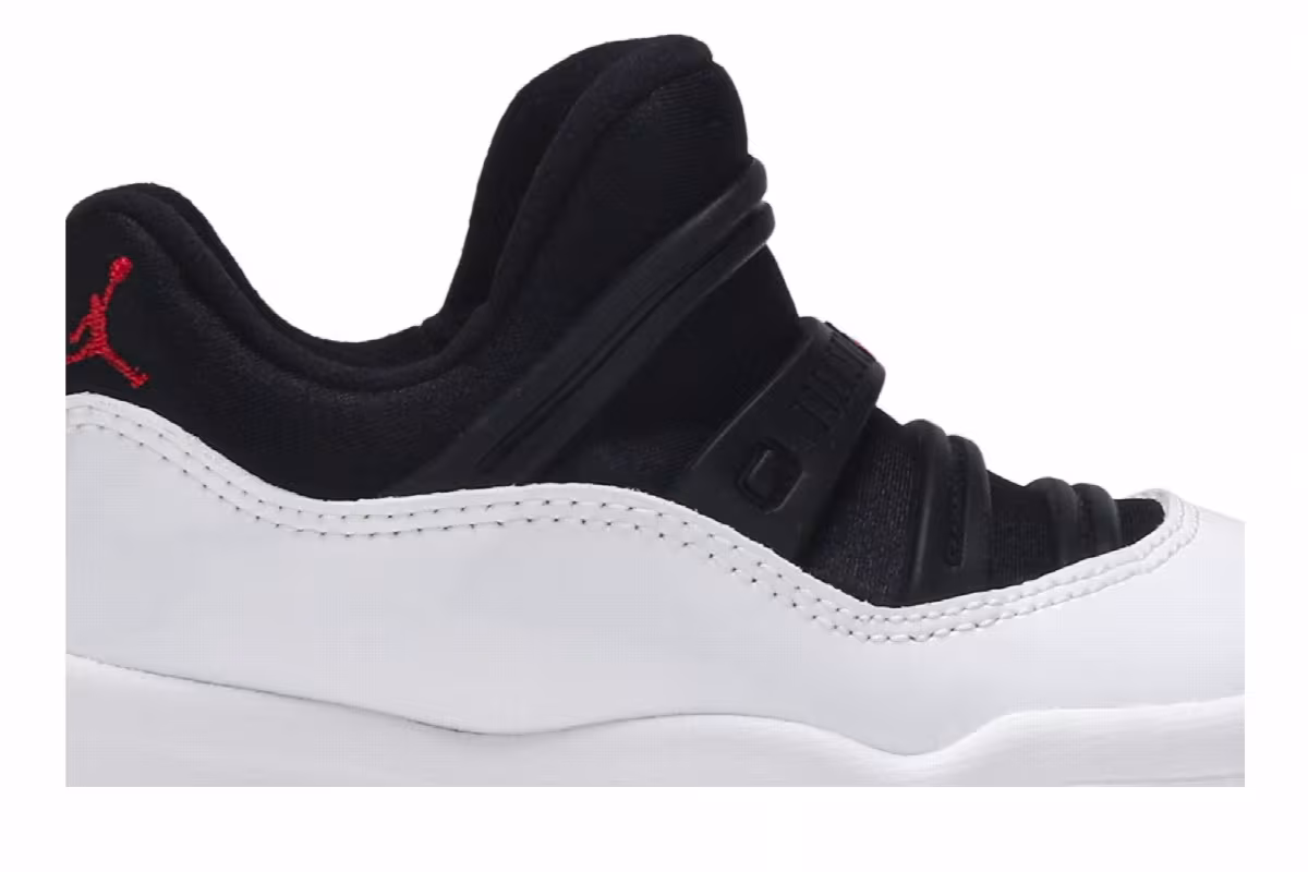 Air Jordan 11 Little Flex TD Black, view 3