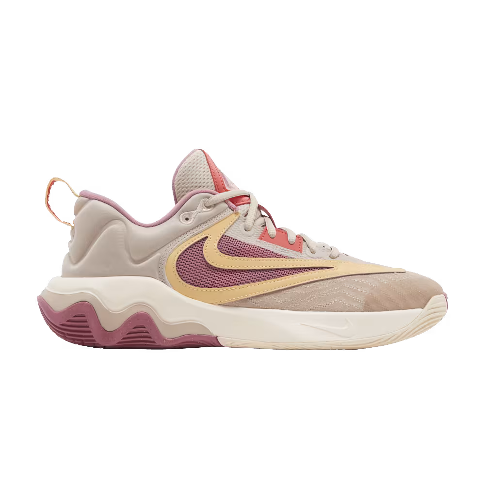 Nike Giannis Immortality 3 Fossil Stone Celestial Gold