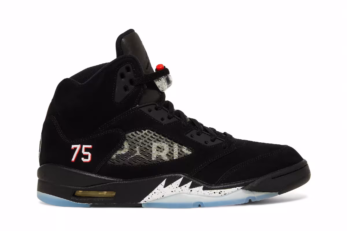 Paris Saint-Germain x Air Jordan 5 Black, view 2