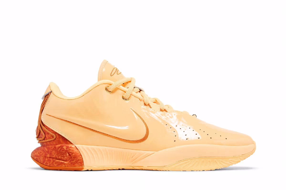 Nike Men's LeBron 21 Dragon Pearl, view 2