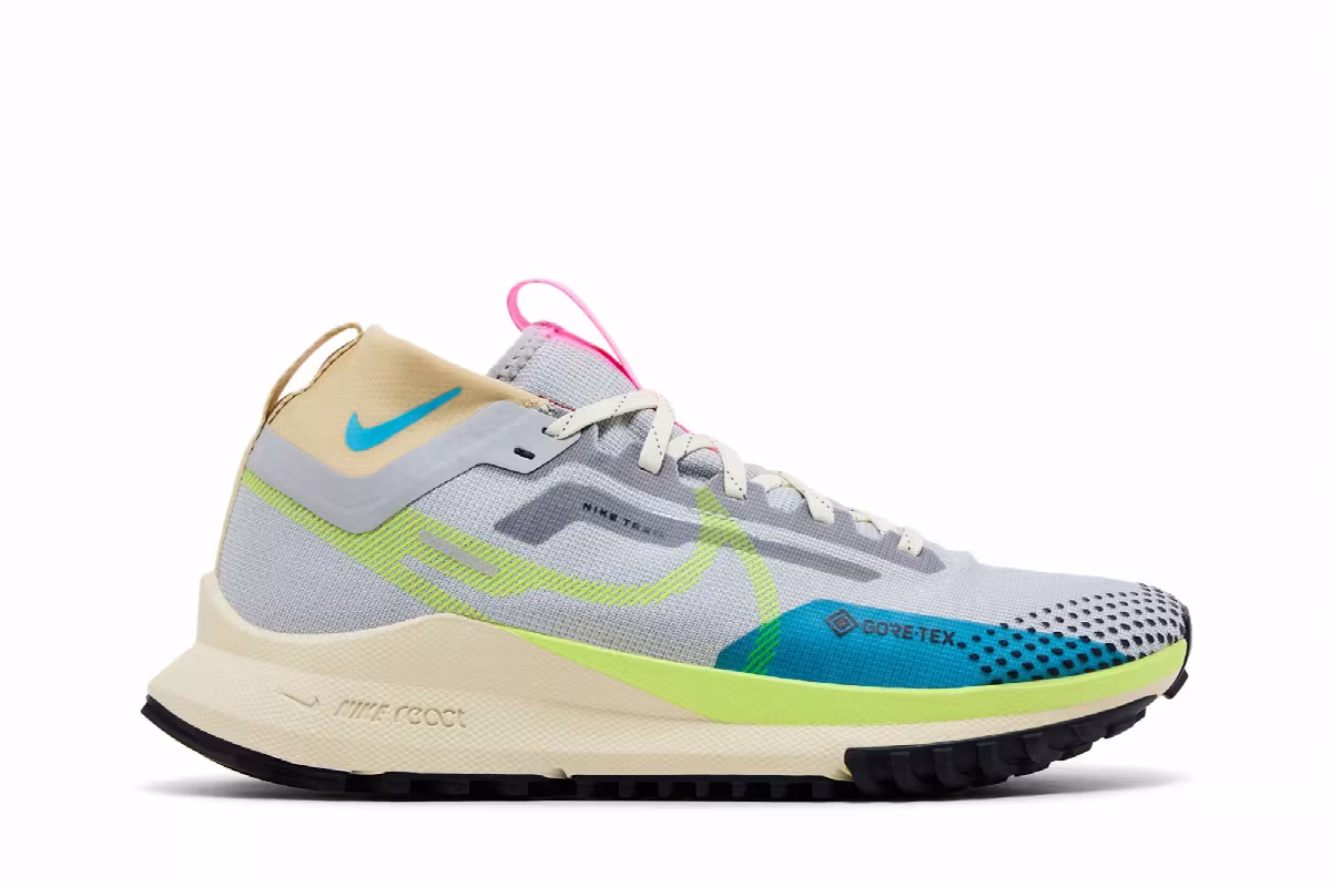 Nike Women's React Pegasus Trail 4 GORE-TEX Wolf Grey Volt, view 2