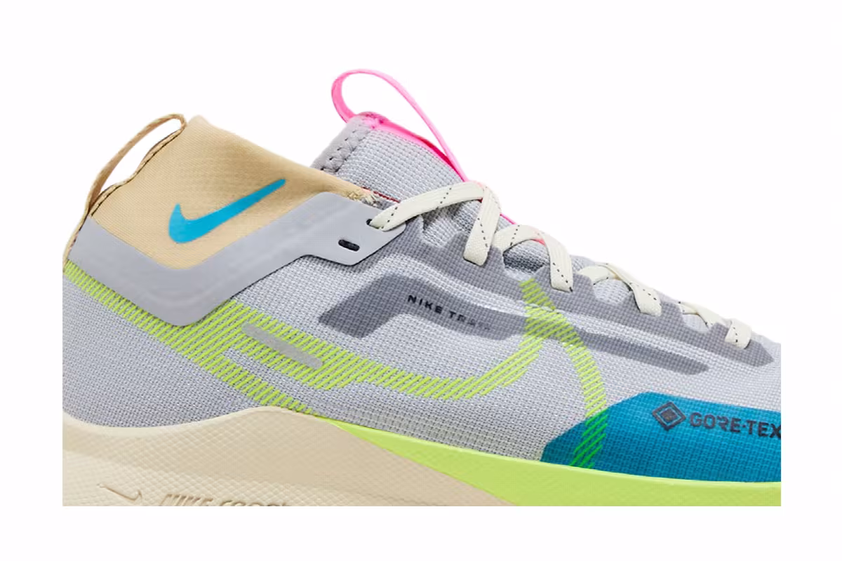 Nike Women's React Pegasus Trail 4 GORE-TEX Wolf Grey Volt, view 3