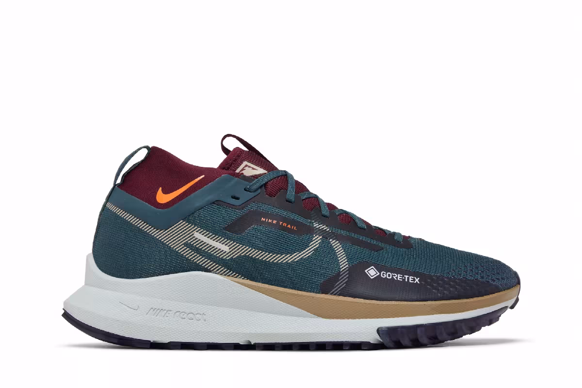 Nike React Pegasus Trail 4 GORE-TEX Deep Jungle Night Maroon, view 2