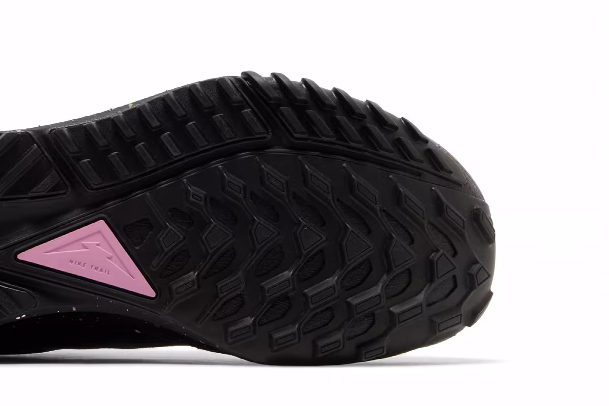 Nike Women's React Pegasus Trail 4 GORE-TEX Black Pink Chlorophyll, view 6