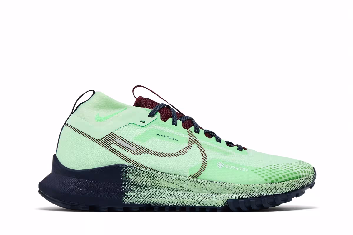 Nike React Pegasus Trail 4 GORE-TEX Vapor Green Dark Team Red, view 2