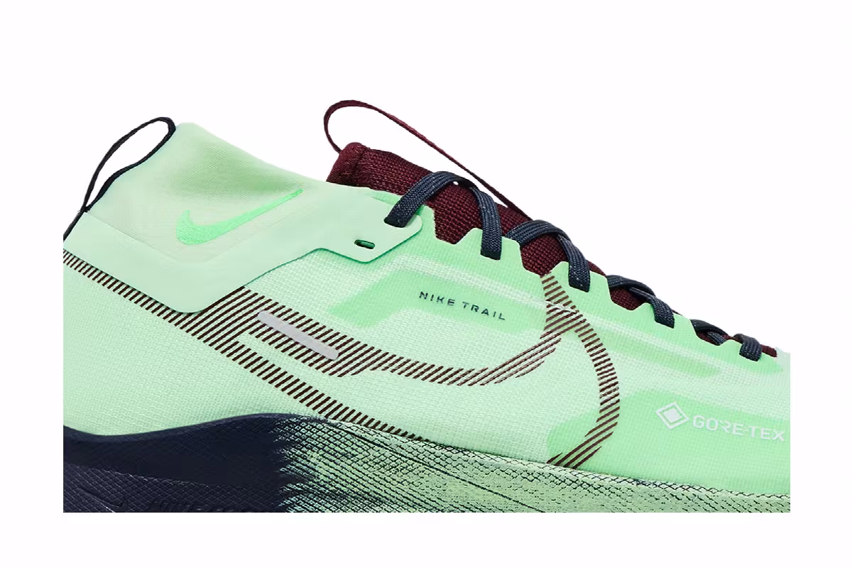 Nike React Pegasus Trail 4 GORE-TEX Vapor Green Dark Team Red, view 3