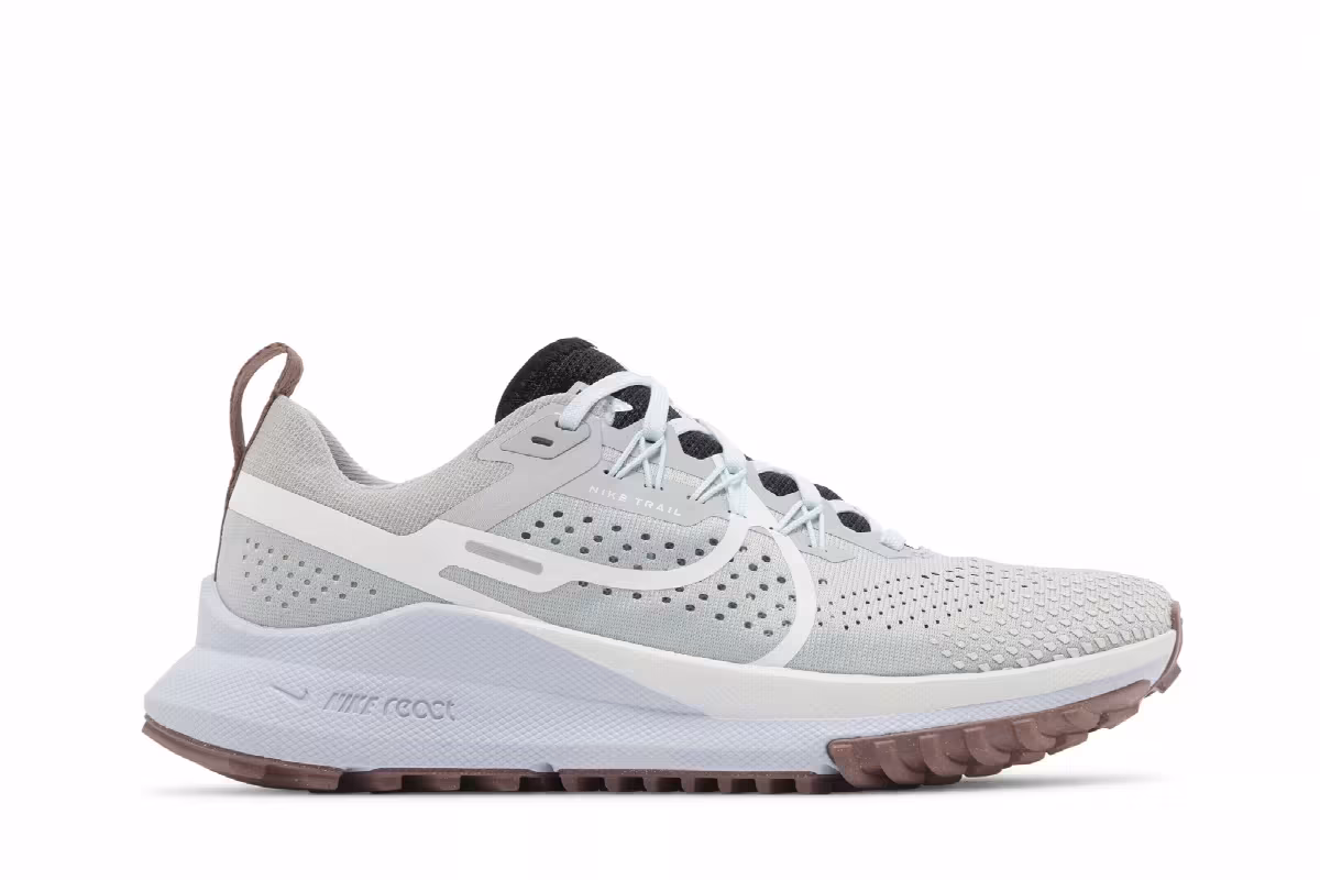 Nike Women's React Pegasus Trail 4 Light Smoke Smokey Mauve, view 2