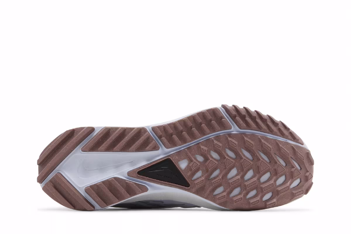 Nike Women's React Pegasus Trail 4 Light Smoke Smokey Mauve, view 5