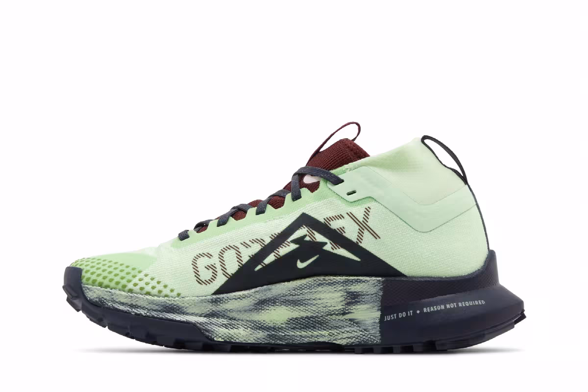 Nike Women's React Pegasus Trail 4 GORE-TEX Vapor Green Dark Thunder Blue, view 4