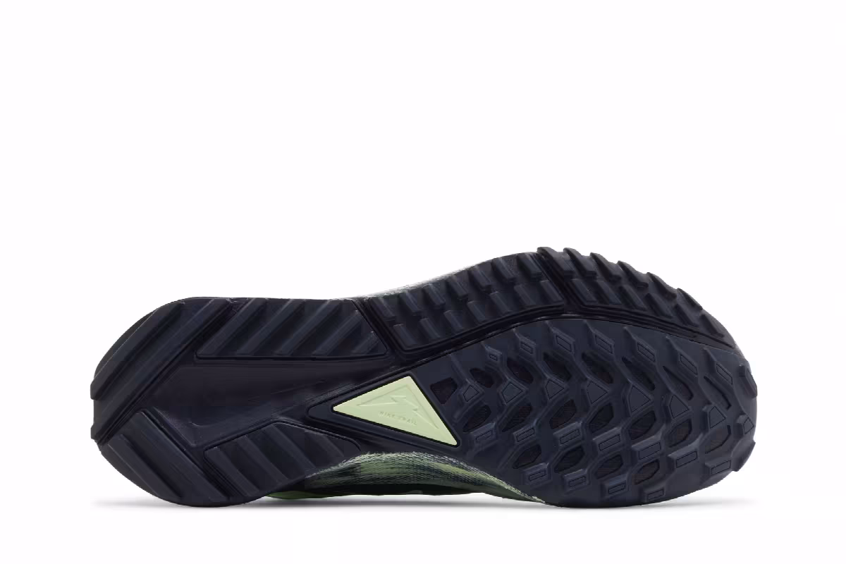Nike Women's React Pegasus Trail 4 GORE-TEX Vapor Green Dark Thunder Blue, view 5