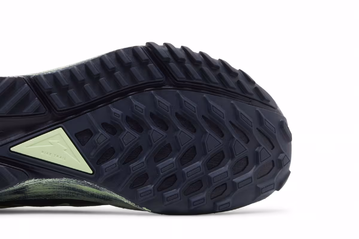 Nike Women's React Pegasus Trail 4 GORE-TEX Vapor Green Dark Thunder Blue, view 6