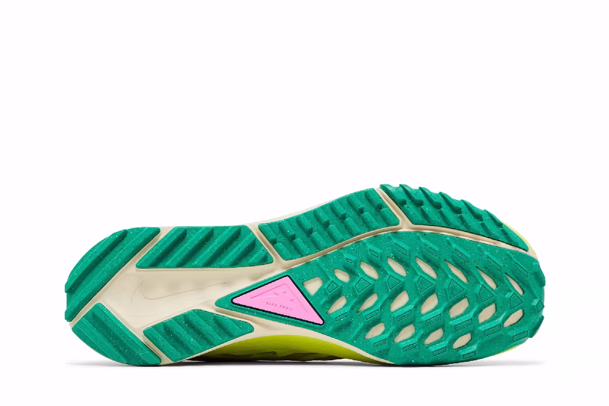 Nike React Pegasus Trail 4 Team Gold Volt, view 5
