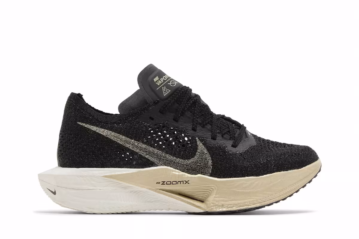 Nike Women's ZoomX VaporFly Next% 3 Black Metallic Gold Grain, view 2