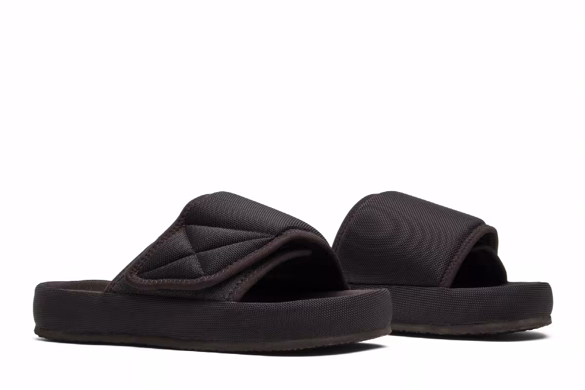 Yeezy Season 7 Nylon Slipper Oil, view 9