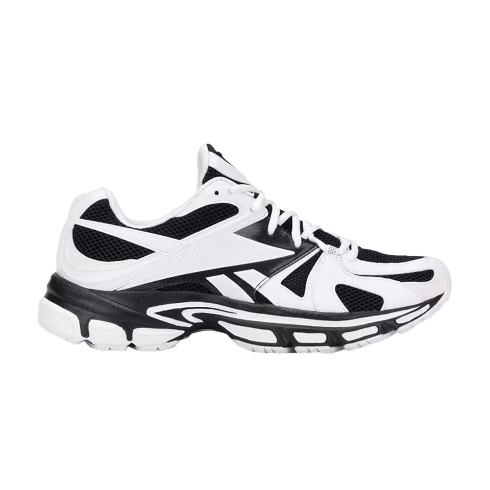Vetements Spike Runner 200 White Black