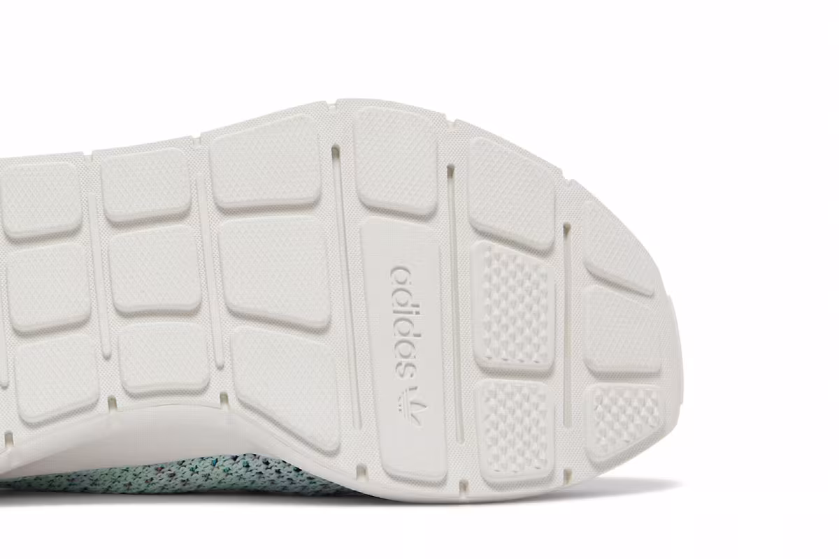 Adidas Women's Swift Run Primeknit Ice Blue, view 6