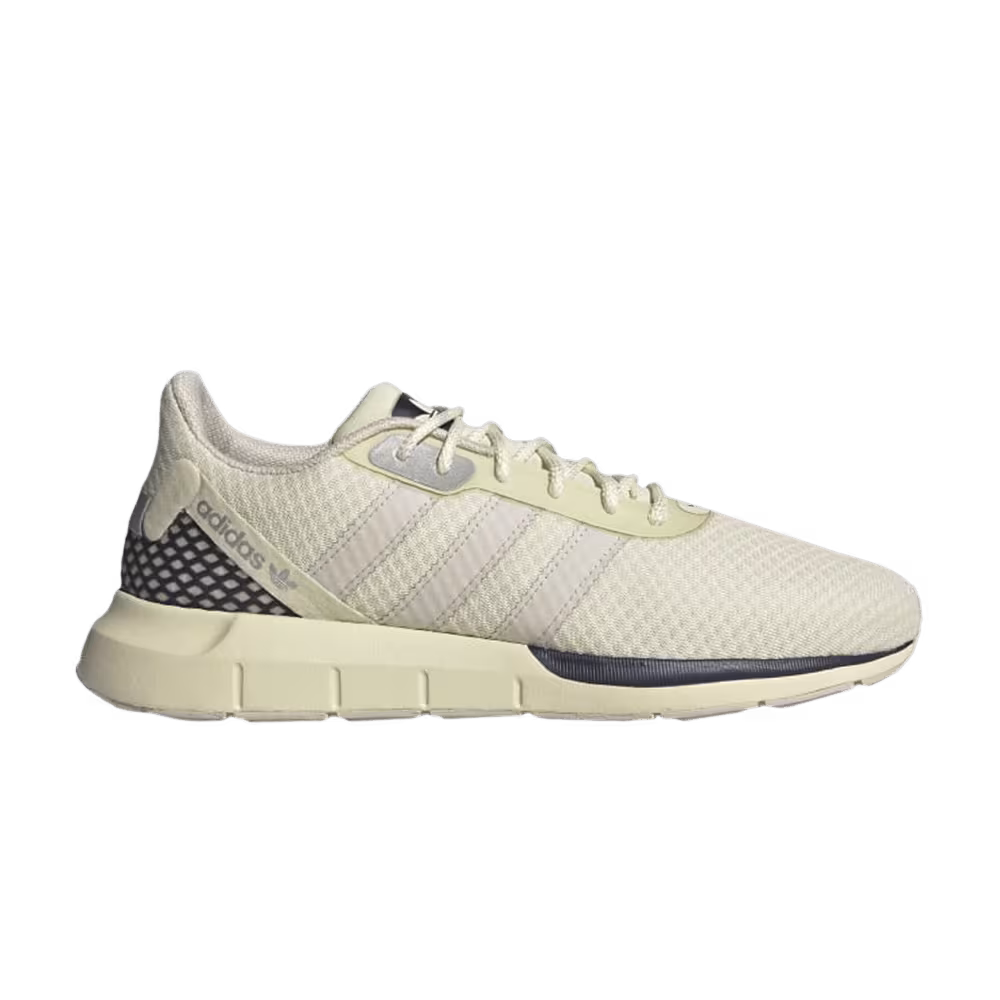 Adidas Women's Swift Run RF Sand Collegiate Navy