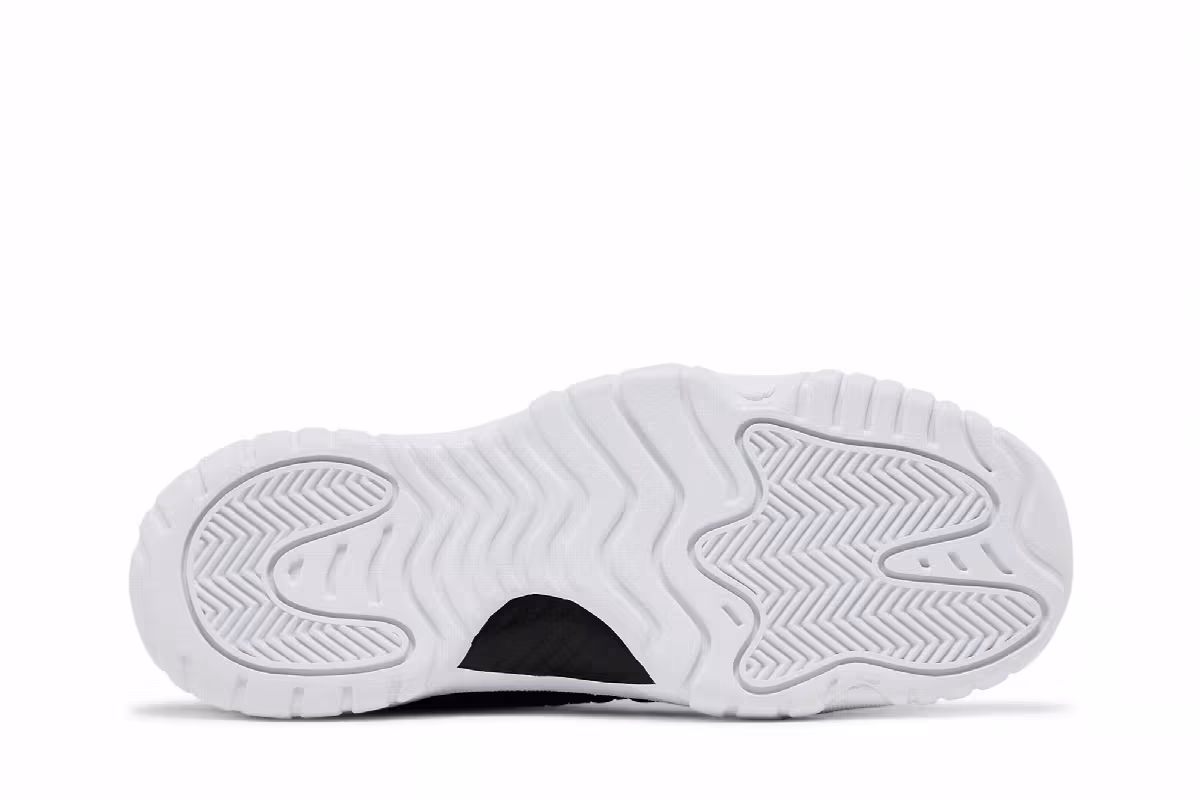 Air Jordan Future Low GS Black, view 5