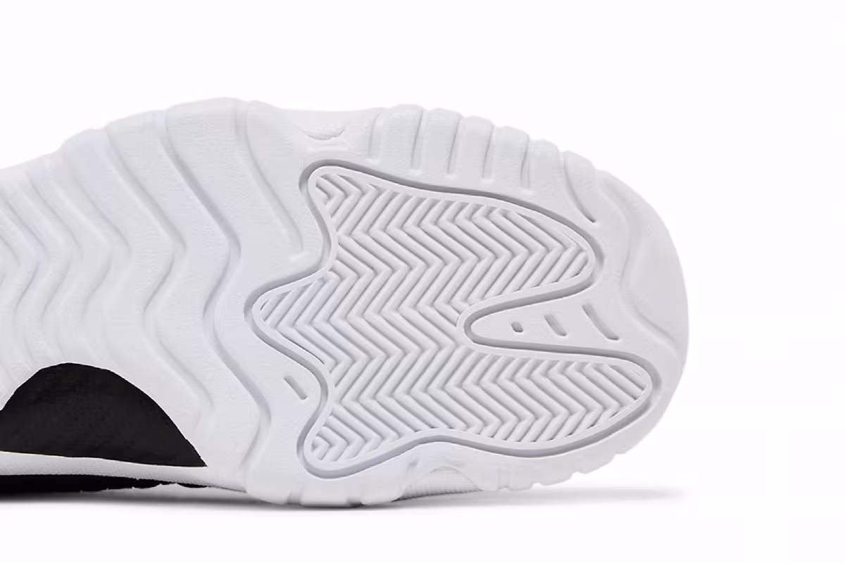 Air Jordan Future Low GS Black, view 6