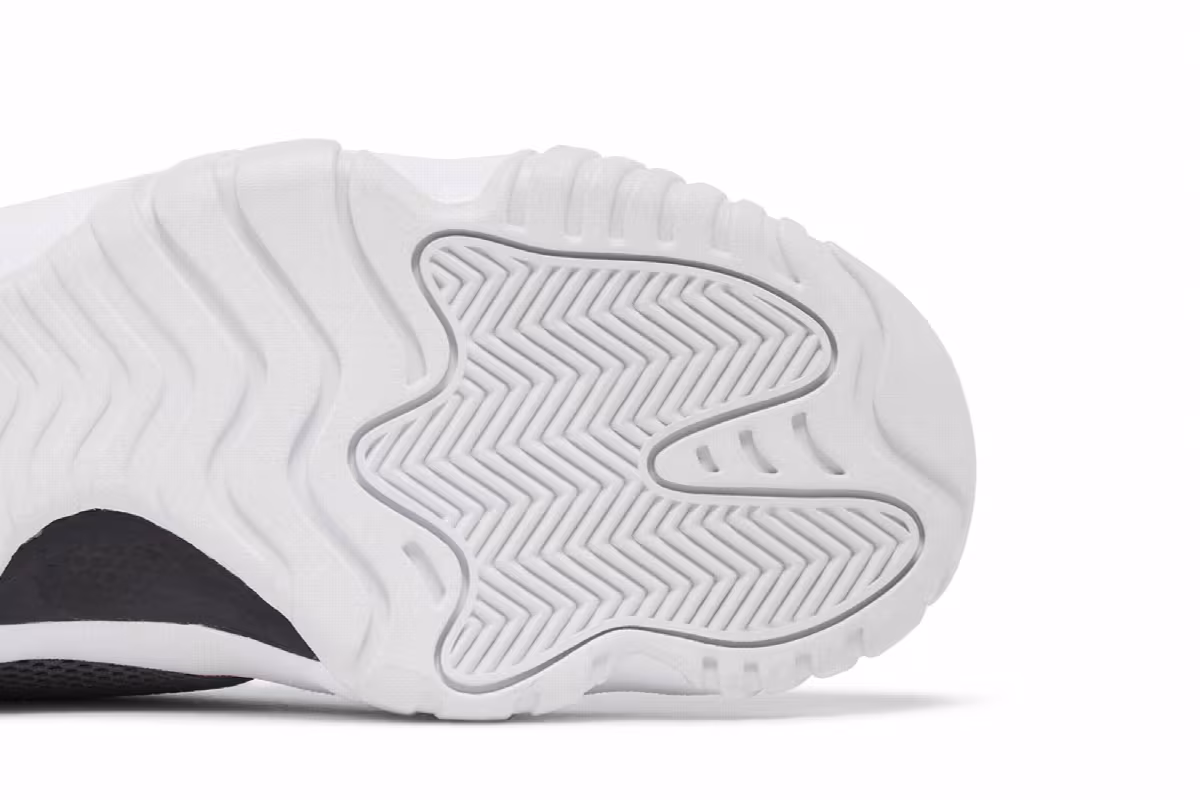 Air Jordan Future Low 3M University Red, view 6