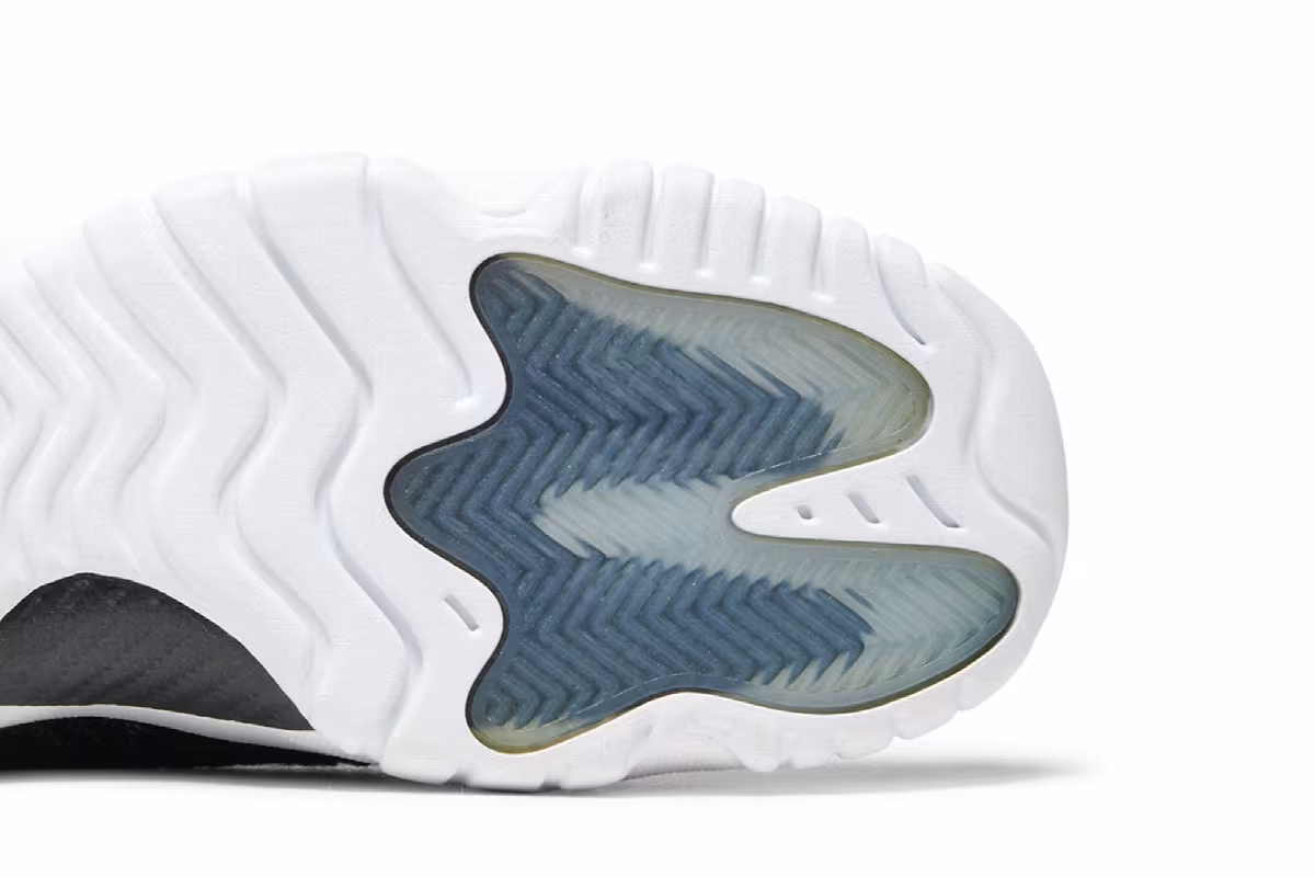 Air Jordan Future BG Oreo, view 6
