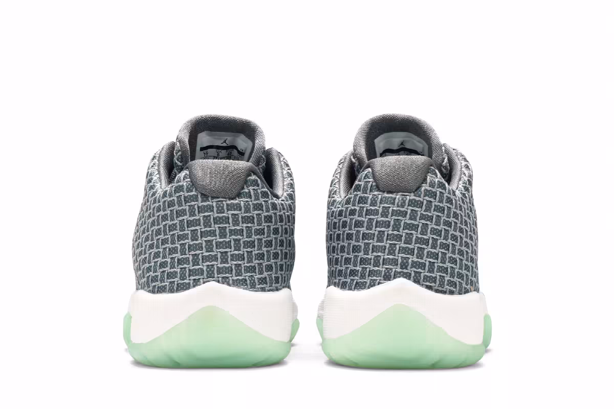 Air Jordan Future Low GS Wolf Grey, view 7
