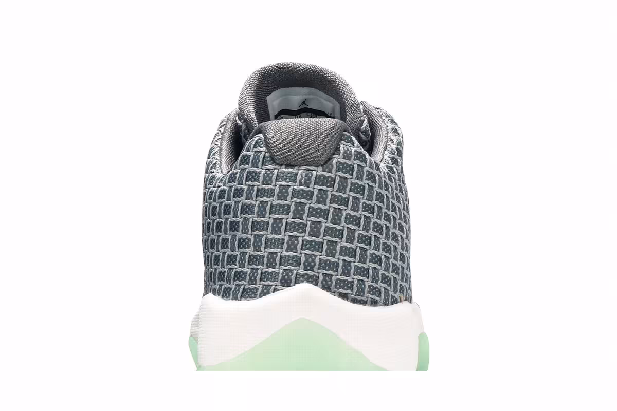 Air Jordan Future Low GS Wolf Grey, view 8
