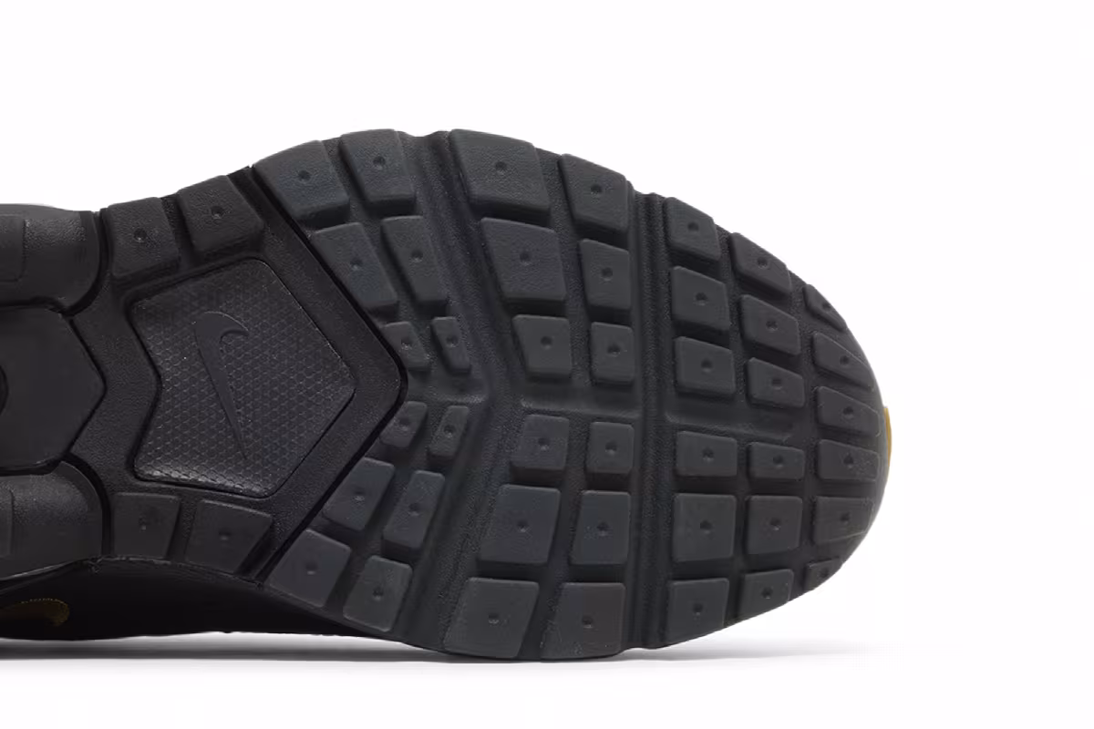 Nike Air Max Pulse Black Flat Gold, view 6