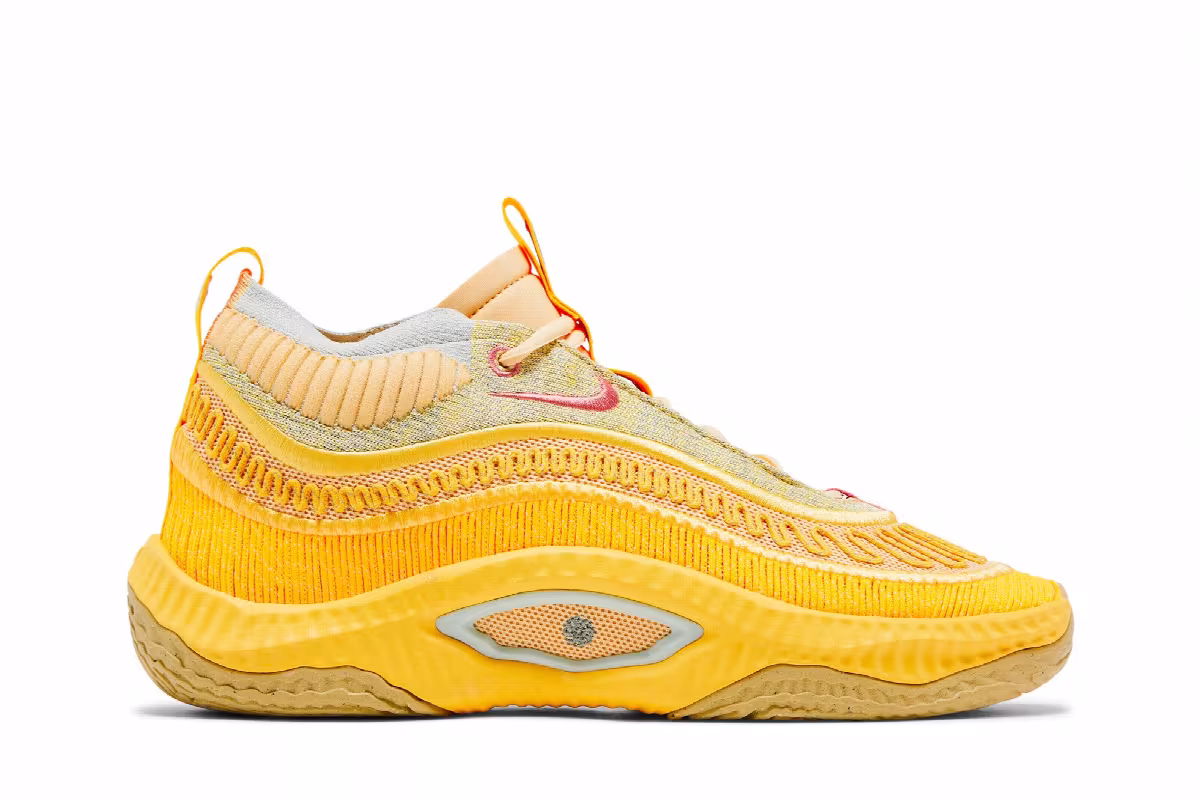 Nike Cosmic Unity 3 The Hive, view 2