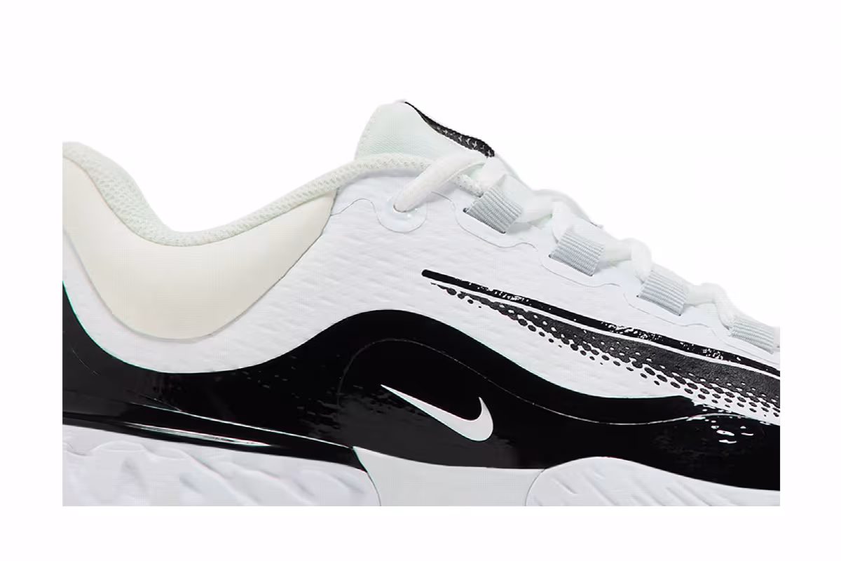 Nike Alpha Huarache Elite 4 Low MCS White Black, view 3