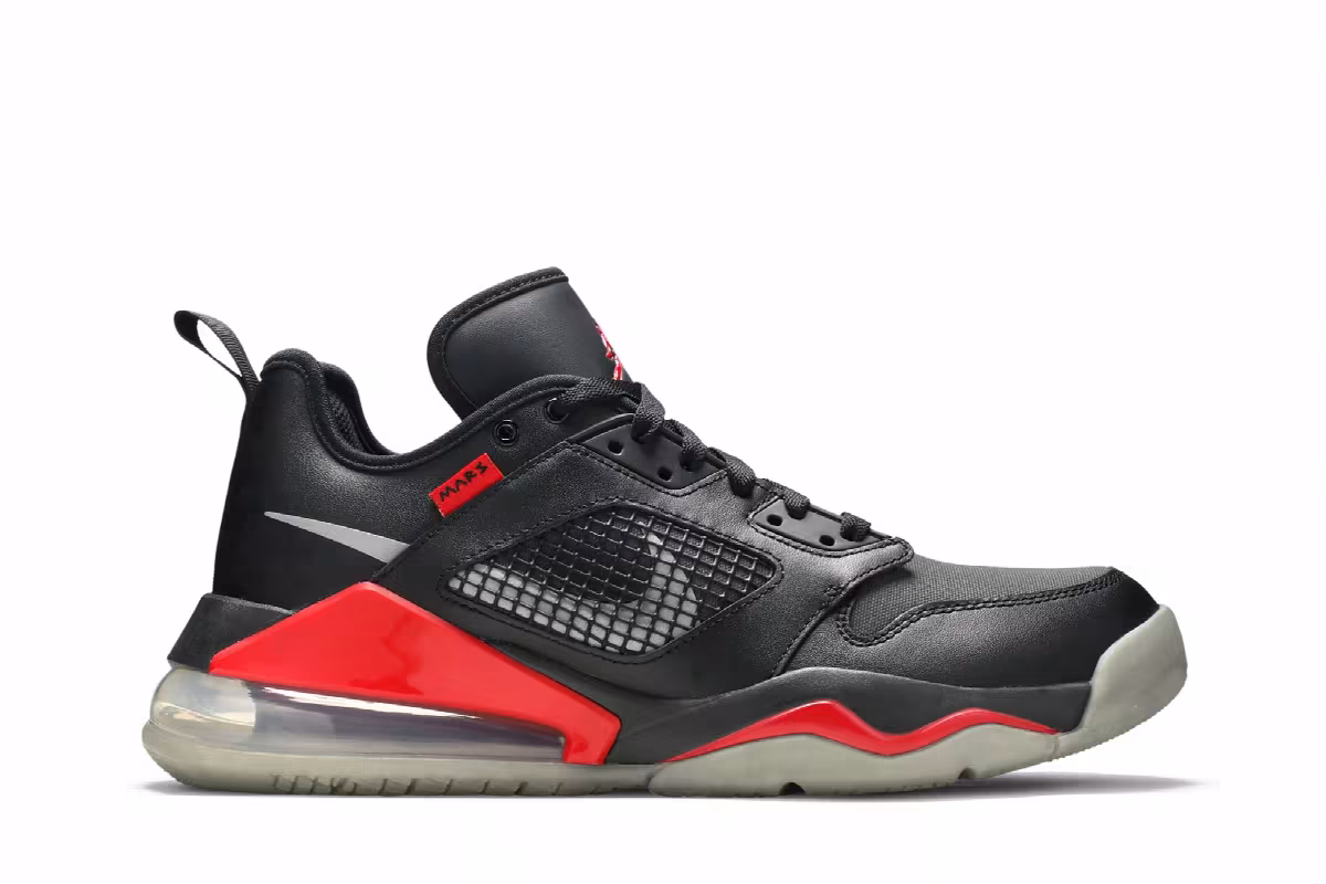 Air Jordan Mars 270 Low Bred, view 2