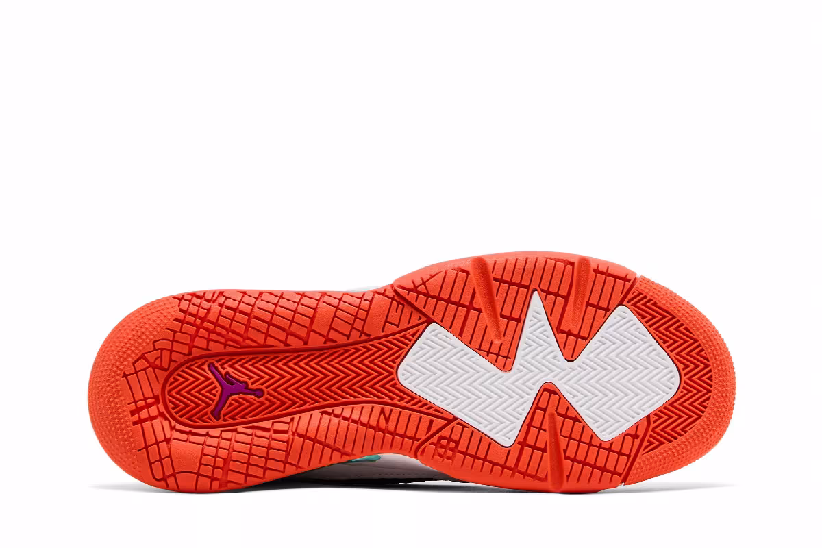 Air Jordan Mars 270 GS White Hyper Violet, view 5