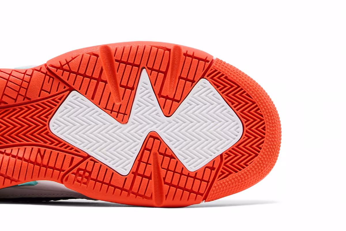 Air Jordan Mars 270 GS White Hyper Violet, view 6