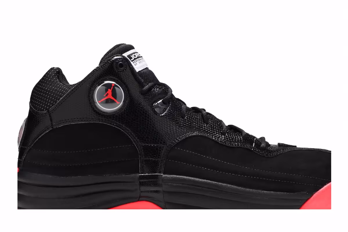 Air Jordan Jumpman Team 1 Black Infrared, view 3