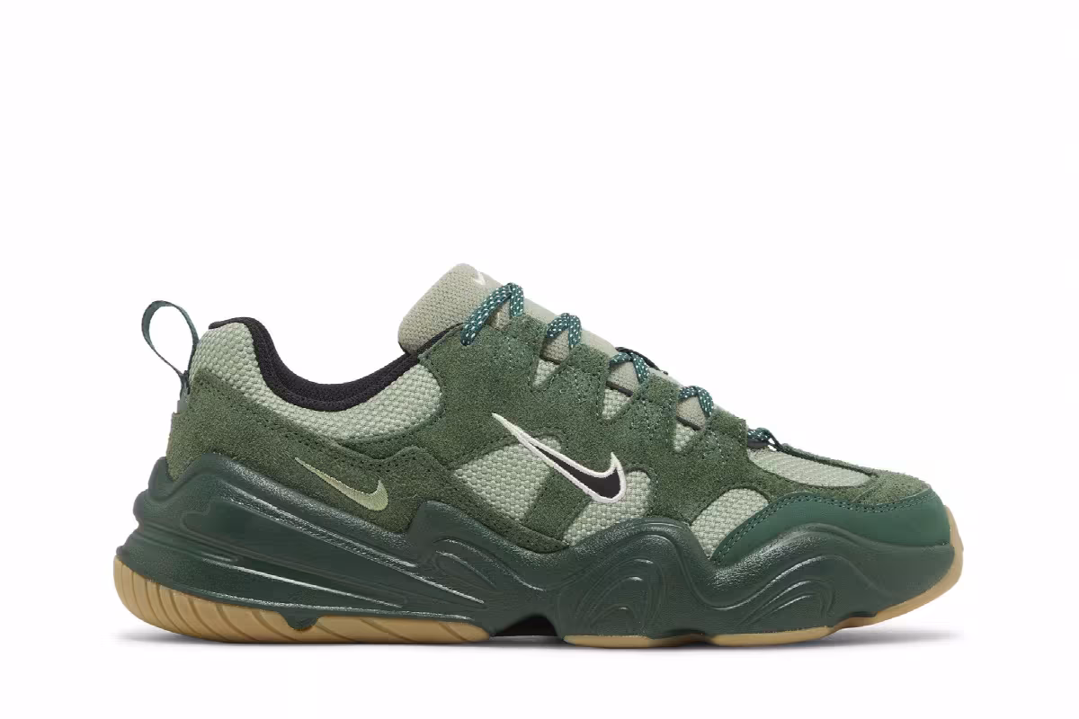 Nike Women's Tech Hera Oil Green, view 2