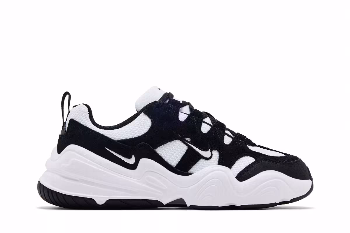 Nike Women's Tech Hera White Black, view 2