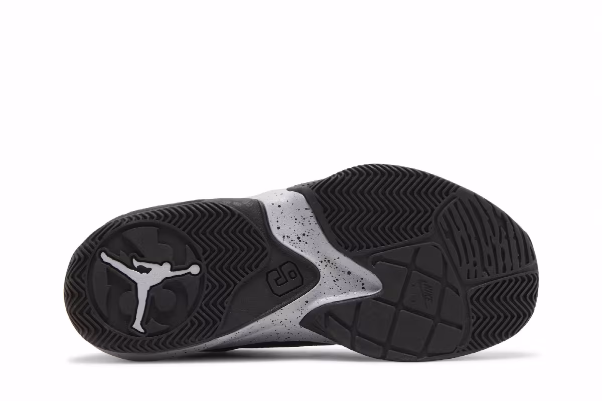 Air Jordan Max Aura 3 GS Black Wolf Grey, view 5