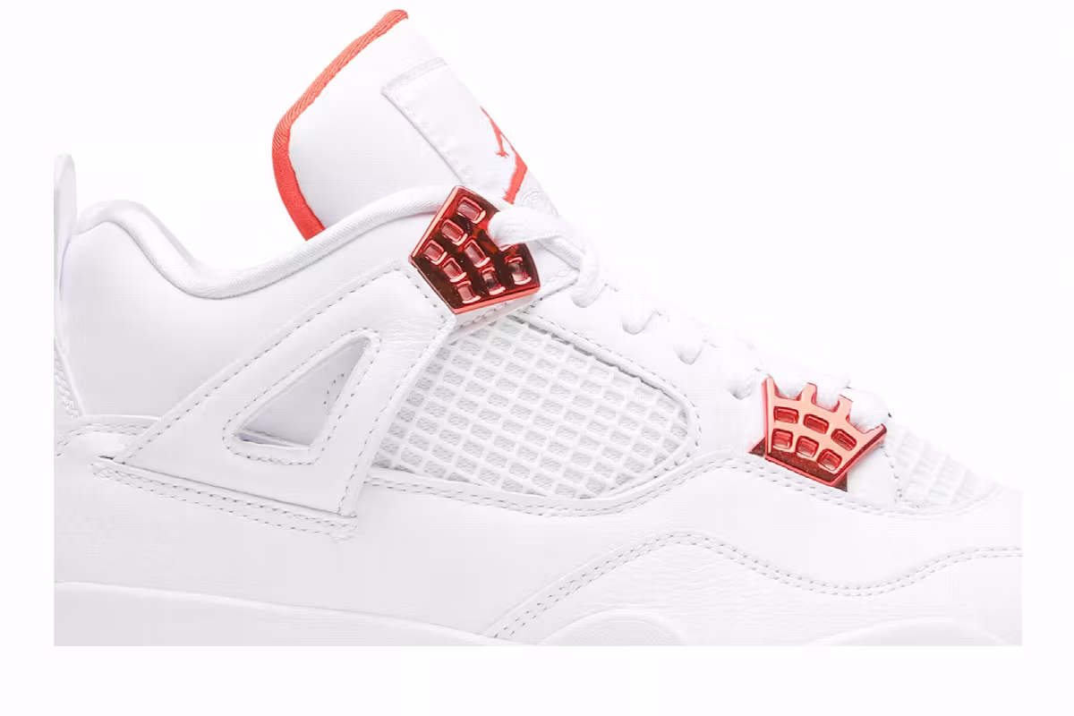 Air Jordan 4 GS Orange Metallic, view 3