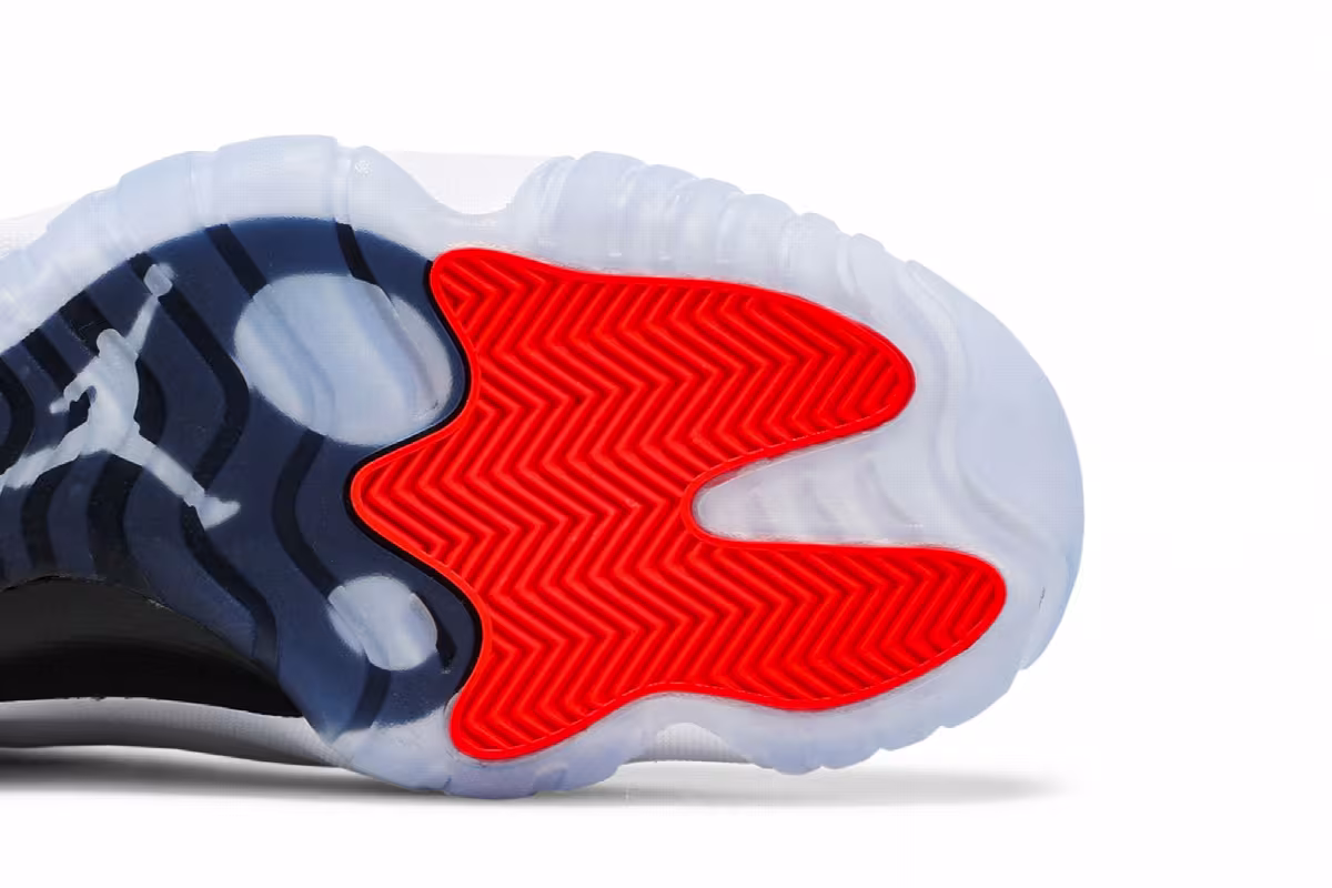 Air Jordan 11 Adapt White, view 6