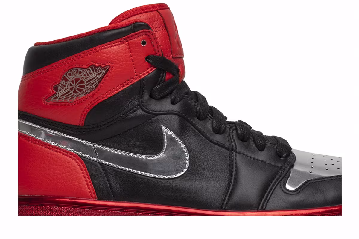 Air Jordan 1 High OG Legends of the Summer - Black Chrome, view 3