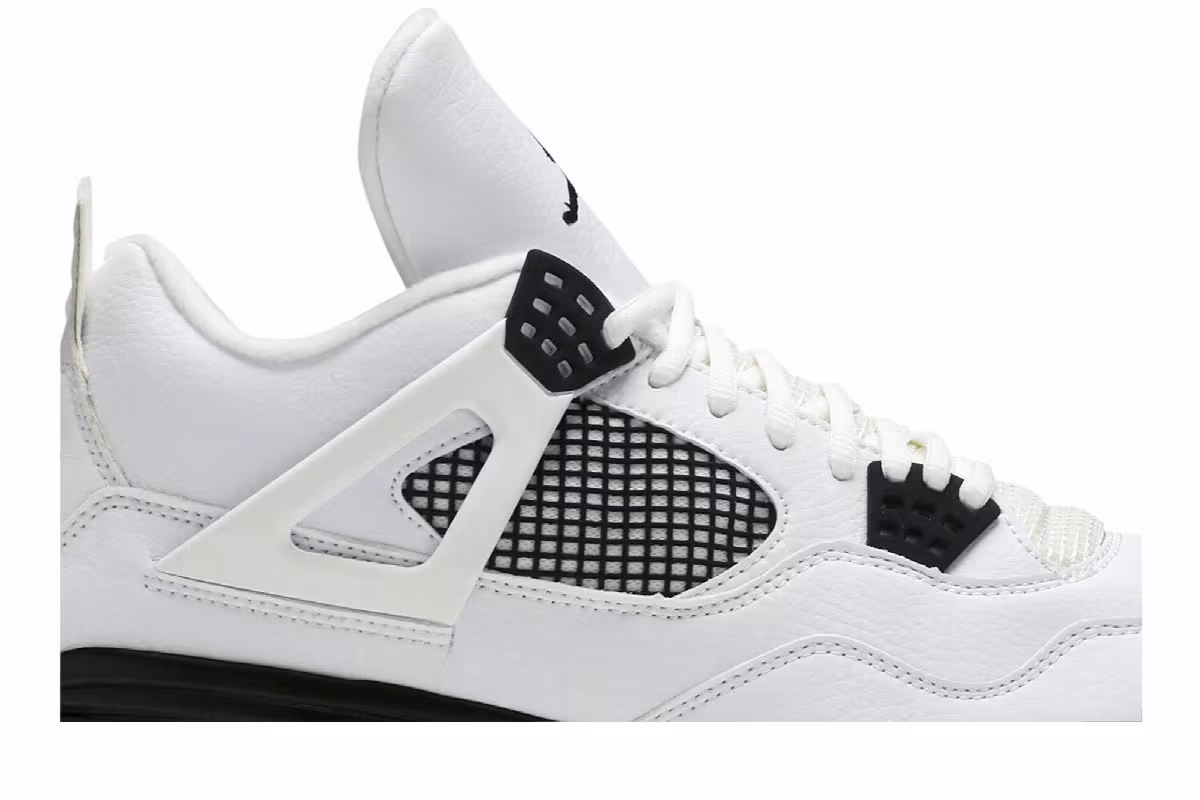 Air Jordan 4 MCS White Black, view 3