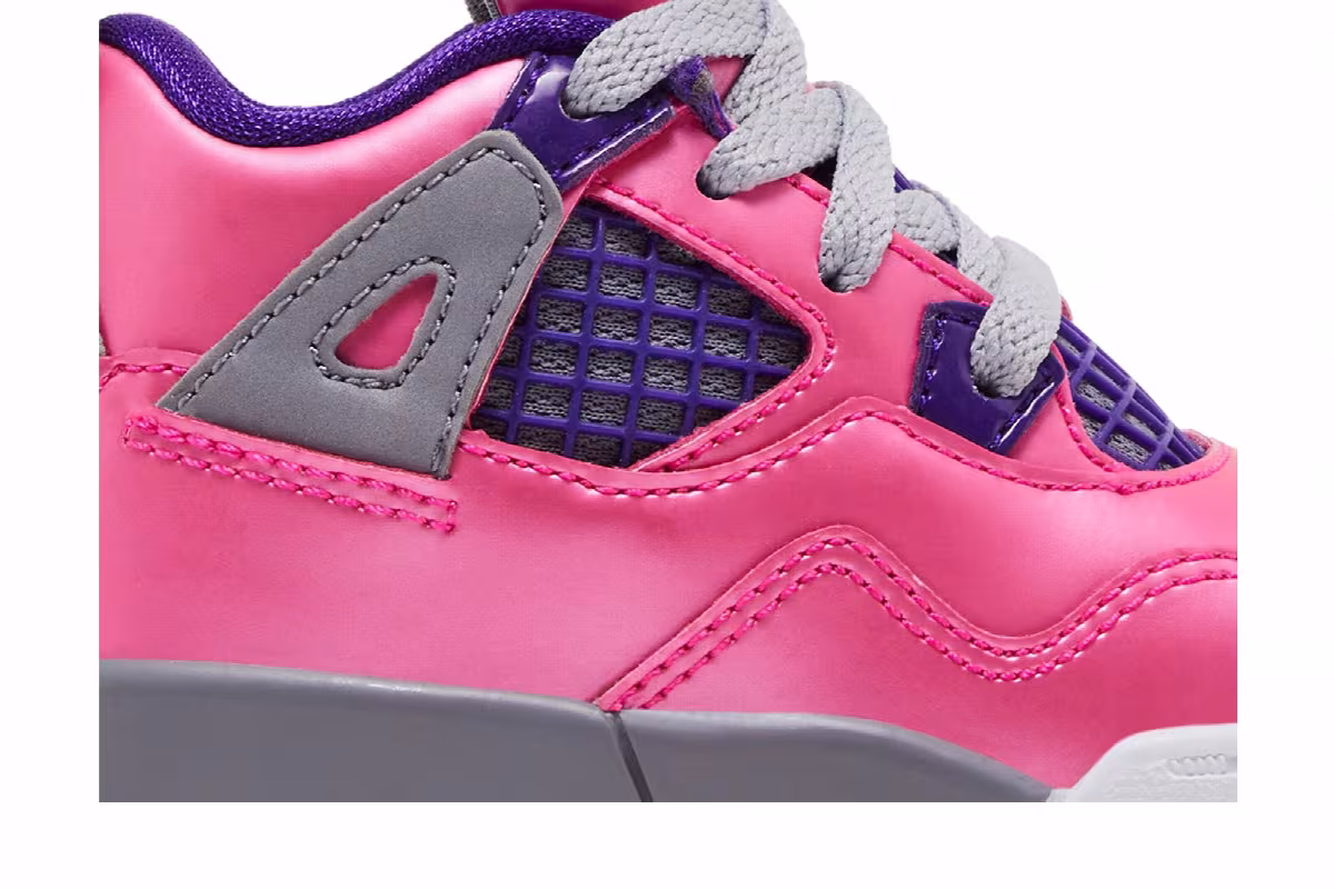 Air Jordan 4 TD Pink Foil, view 3