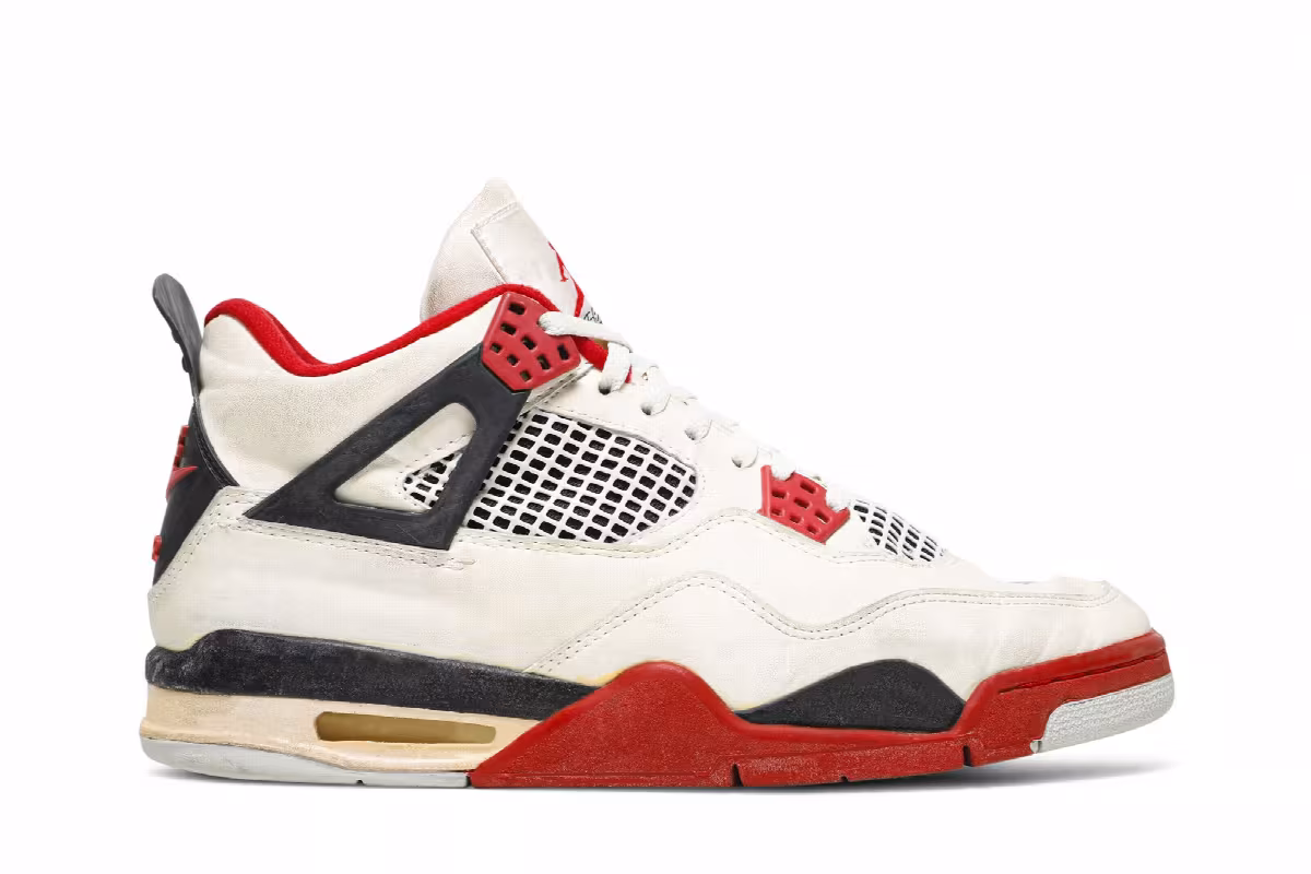 Air Jordan 4 OG Fire Red 1989, view 2