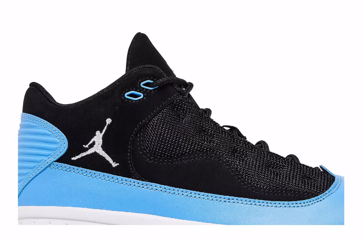 Air Jordan Max Aura 2 Black University Blue, view 3